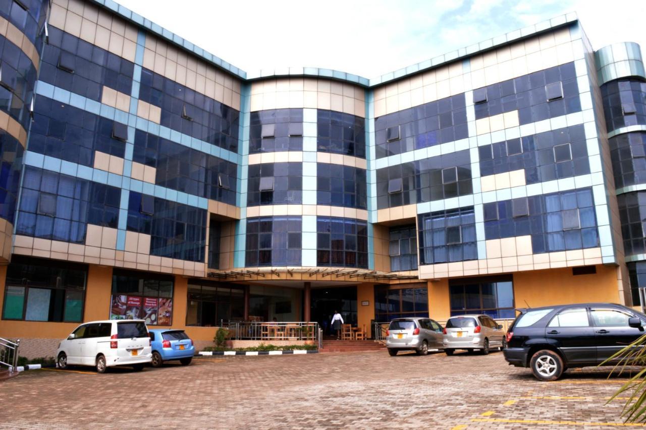 Okla Extreme Hotel Kampala Exterior foto